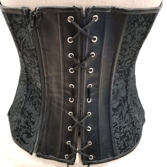 Faux Leather Corset/Bustier - Picture 2 of 5